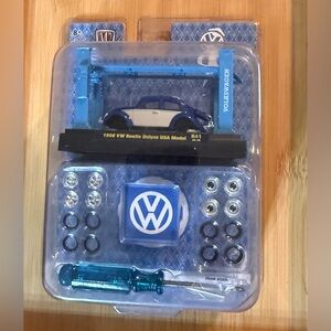M2 Machines Model Kit 1956 Volkswagen VW Beetle Deluxe USA Model NEW Die Cast